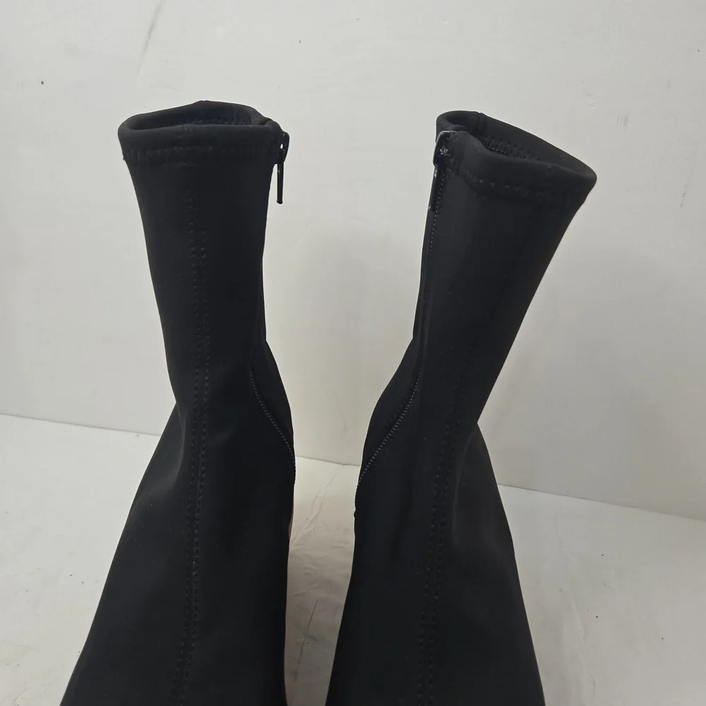 Jeffrey Campbell Women's Black and Tan Boots 6.5M